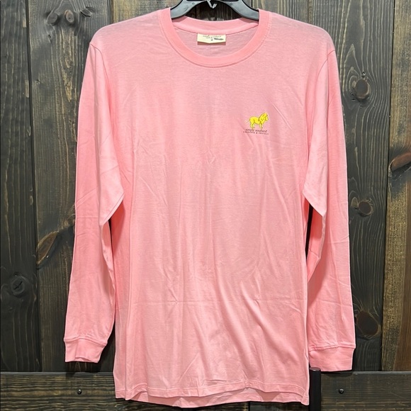 NWT Simply Southern Tee M Tracker Lion Pink Candy Long Sleeve Conserve Protect - Picture 1 of 7